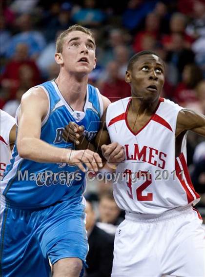 Thumbnail 2 in Holmes vs. Boone County (KHSAA Ninth Region Quarterfinal) photogallery.