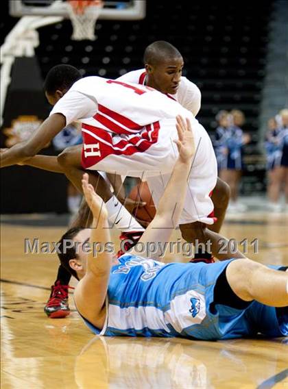 Thumbnail 2 in Holmes vs. Boone County (KHSAA Ninth Region Quarterfinal) photogallery.