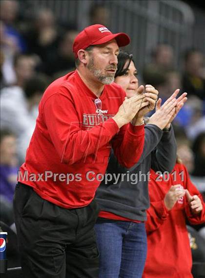 Thumbnail 2 in Holmes vs. Boone County (KHSAA Ninth Region Quarterfinal) photogallery.