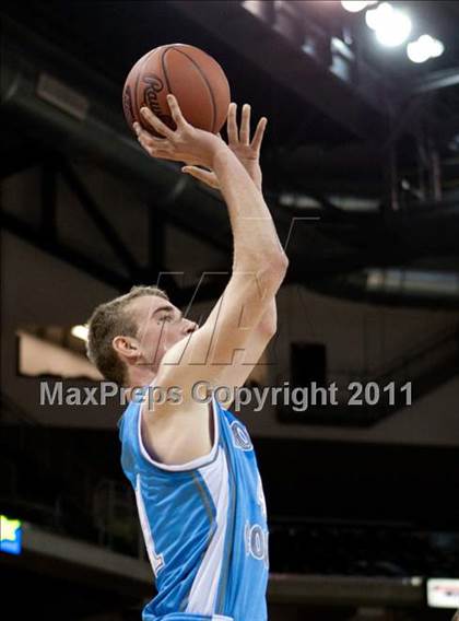 Thumbnail 3 in Holmes vs. Boone County (KHSAA Ninth Region Quarterfinal) photogallery.