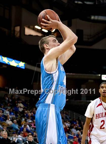 Thumbnail 2 in Holmes vs. Boone County (KHSAA Ninth Region Quarterfinal) photogallery.