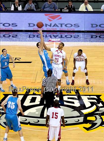 Thumbnail 2 in Holmes vs. Boone County (KHSAA Ninth Region Quarterfinal) photogallery.