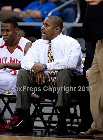Thumbnail 3 in Holmes vs. Boone County (KHSAA Ninth Region Quarterfinal) photogallery.