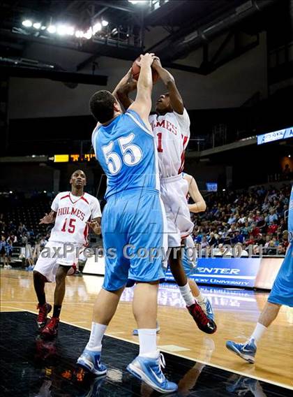 Thumbnail 1 in Holmes vs. Boone County (KHSAA Ninth Region Quarterfinal) photogallery.
