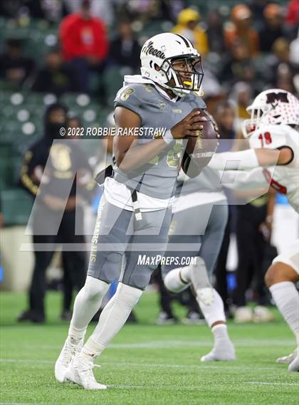 Thumbnail 2 in South Oak Cliff vs. Melissa (UIL 5A D-II Quarterfinals)  photogallery.