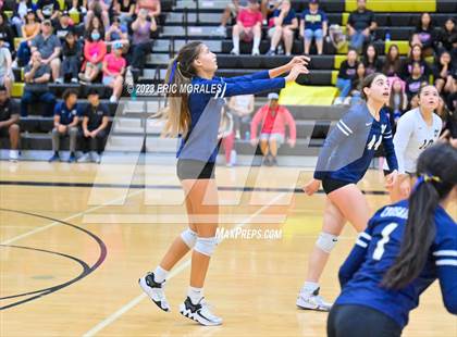 Thumbnail 1 in Mater Dei Catholic @ Olympian photogallery.