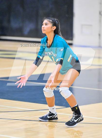 Thumbnail 2 in Mater Dei Catholic @ Olympian photogallery.