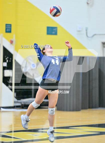 Thumbnail 2 in Mater Dei Catholic @ Olympian photogallery.
