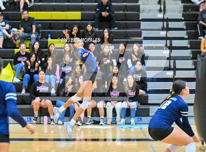 Thumbnail 2 in Mater Dei Catholic @ Olympian photogallery.