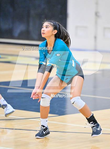 Thumbnail 3 in Mater Dei Catholic @ Olympian photogallery.