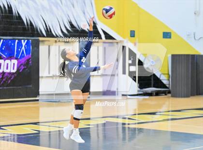Thumbnail 3 in Mater Dei Catholic @ Olympian photogallery.