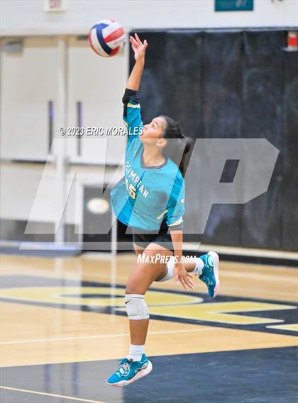 Thumbnail 2 in Mater Dei Catholic @ Olympian photogallery.