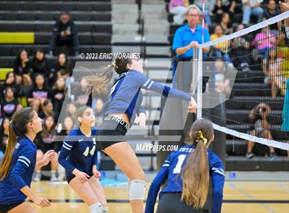 Thumbnail 3 in Mater Dei Catholic @ Olympian photogallery.