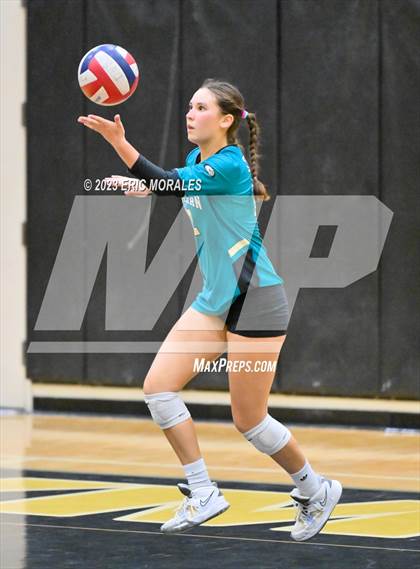 Thumbnail 1 in Mater Dei Catholic @ Olympian photogallery.
