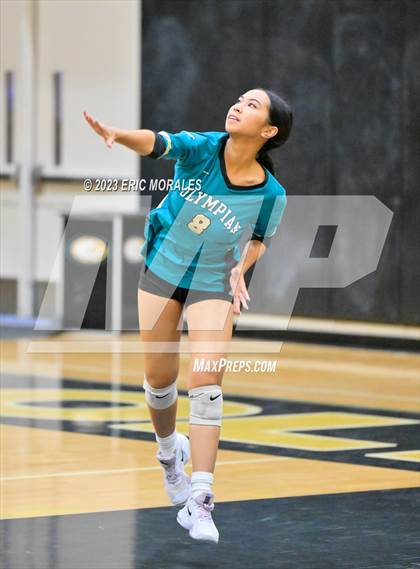 Thumbnail 3 in Mater Dei Catholic @ Olympian photogallery.