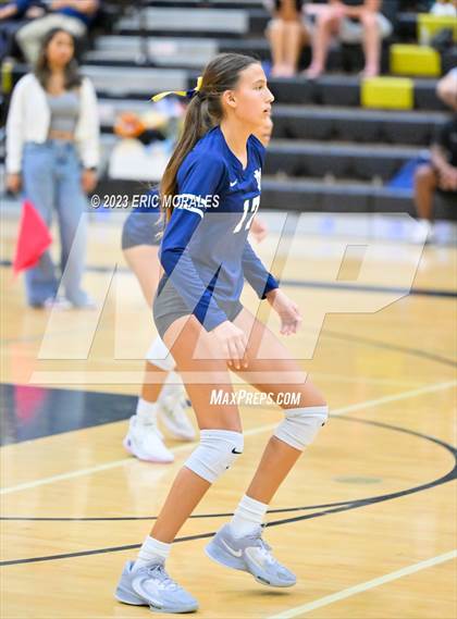 Thumbnail 2 in Mater Dei Catholic @ Olympian photogallery.