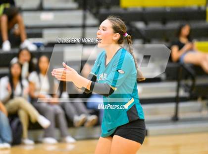 Thumbnail 1 in Mater Dei Catholic @ Olympian photogallery.