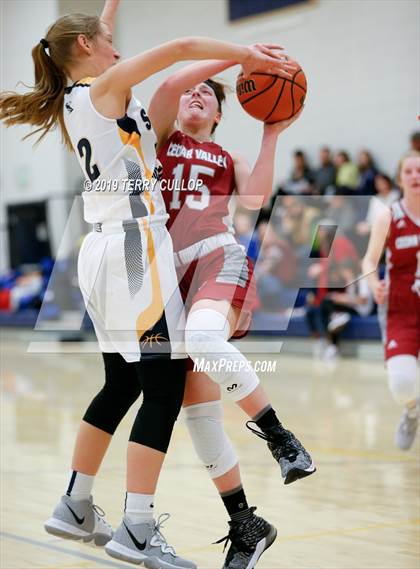 Thumbnail 2 in Cedar Valley vs. Summit Academy (South Mountain Holiday Classic) photogallery.
