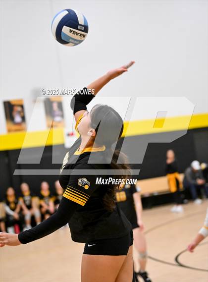 Thumbnail 2 in JV: Highland Prep vs. Yuma Catholic photogallery.