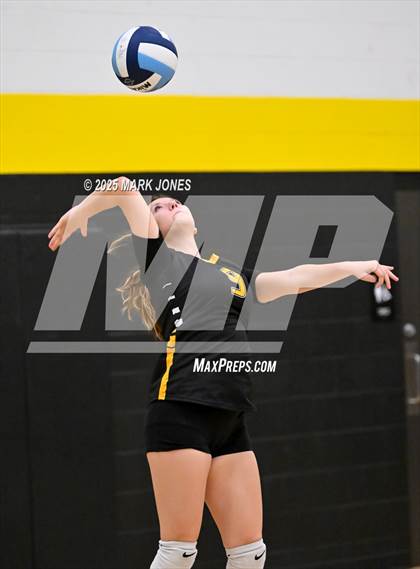 Thumbnail 3 in JV: Highland Prep vs. Yuma Catholic photogallery.