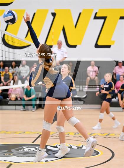 Thumbnail 2 in JV: Highland Prep vs. Yuma Catholic photogallery.