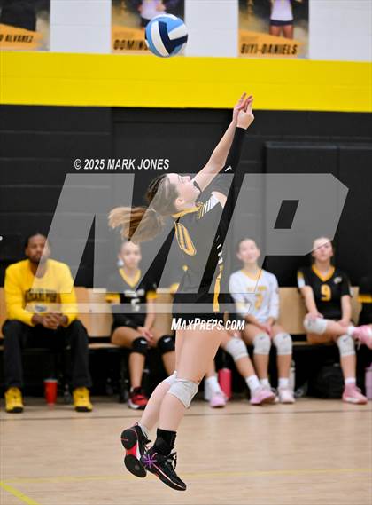 Thumbnail 3 in JV: Highland Prep vs. Yuma Catholic photogallery.