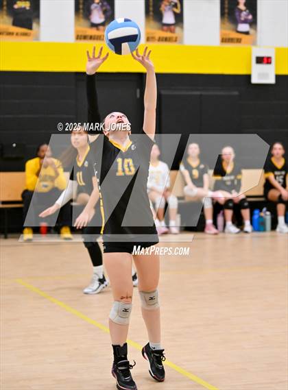 Thumbnail 3 in JV: Highland Prep vs. Yuma Catholic photogallery.