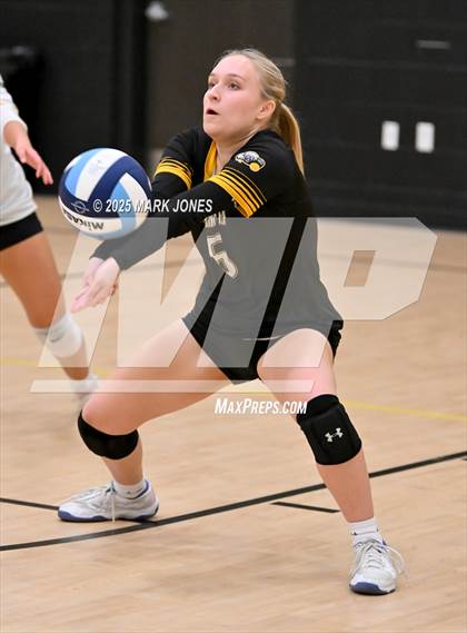 Thumbnail 2 in JV: Highland Prep vs. Yuma Catholic photogallery.