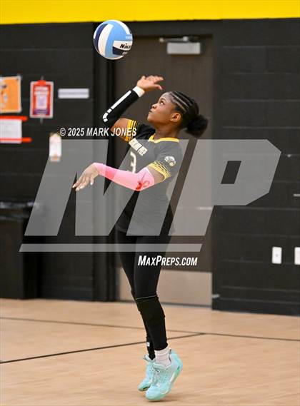 Thumbnail 2 in JV: Highland Prep vs. Yuma Catholic photogallery.