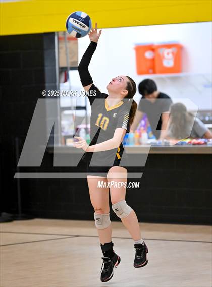 Thumbnail 3 in JV: Highland Prep vs. Yuma Catholic photogallery.