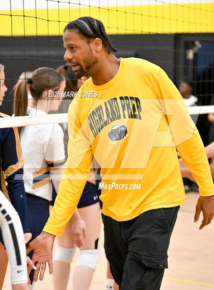 Thumbnail 3 in JV: Highland Prep vs. Yuma Catholic photogallery.