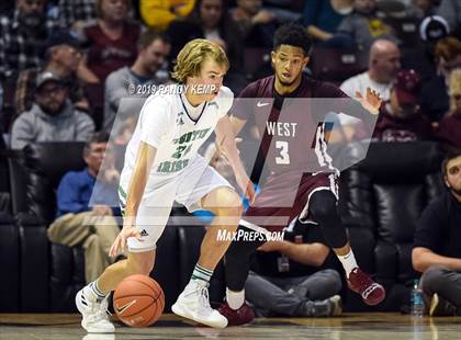 Thumbnail 1 in Belleville West vs Springfield Catholic (Bass Pro Shop Tournament of Champions) photogallery.