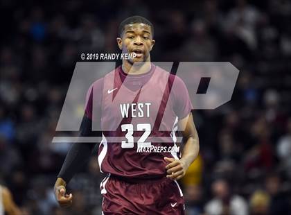 Thumbnail 2 in Belleville West vs Springfield Catholic (Bass Pro Shop Tournament of Champions) photogallery.