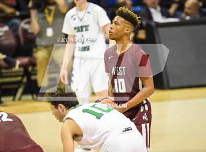 Thumbnail 1 in Belleville West vs Springfield Catholic (Bass Pro Shop Tournament of Champions) photogallery.