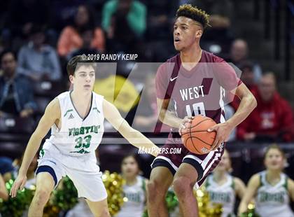 Thumbnail 2 in Belleville West vs Springfield Catholic (Bass Pro Shop Tournament of Champions) photogallery.