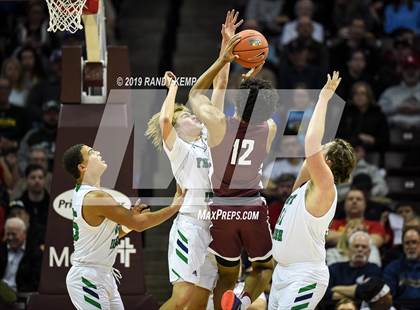 Thumbnail 1 in Belleville West vs Springfield Catholic (Bass Pro Shop Tournament of Champions) photogallery.
