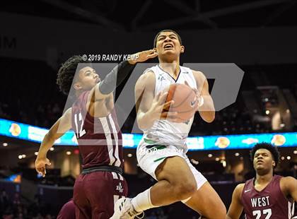 Thumbnail 2 in Belleville West vs Springfield Catholic (Bass Pro Shop Tournament of Champions) photogallery.