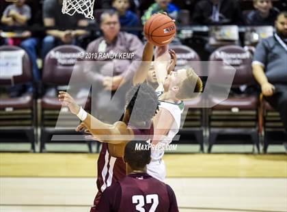 Thumbnail 1 in Belleville West vs Springfield Catholic (Bass Pro Shop Tournament of Champions) photogallery.