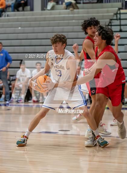 Thumbnail 2 in Camas vs. Grossmont (Torrey Pines Holiday Classic) photogallery.