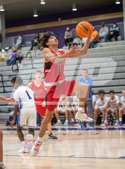 Thumbnail 1 in Camas vs. Grossmont (Torrey Pines Holiday Classic) photogallery.
