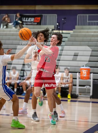 Thumbnail 2 in Camas vs. Grossmont (Torrey Pines Holiday Classic) photogallery.