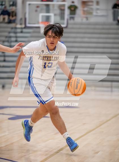 Thumbnail 1 in Camas vs. Grossmont (Torrey Pines Holiday Classic) photogallery.