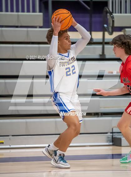 Thumbnail 1 in Camas vs. Grossmont (Torrey Pines Holiday Classic) photogallery.