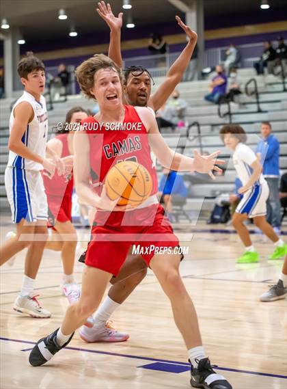 Thumbnail 2 in Camas vs. Grossmont (Torrey Pines Holiday Classic) photogallery.