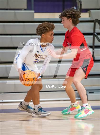 Thumbnail 1 in Camas vs. Grossmont (Torrey Pines Holiday Classic) photogallery.