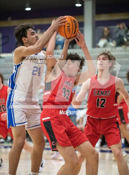 Thumbnail 2 in Camas vs. Grossmont (Torrey Pines Holiday Classic) photogallery.