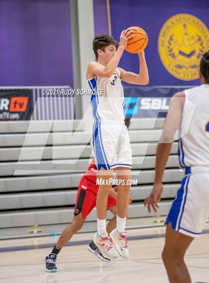Thumbnail 1 in Camas vs. Grossmont (Torrey Pines Holiday Classic) photogallery.
