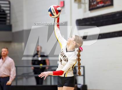 Thumbnail 3 in S & S Consolidated vs Bells (UIL Play-in Game) photogallery.