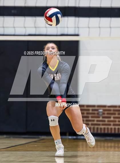 Thumbnail 2 in S & S Consolidated vs Bells (UIL Play-in Game) photogallery.