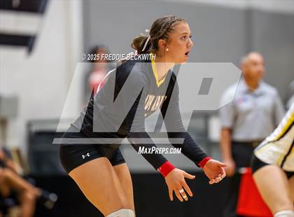 Thumbnail 2 in S & S Consolidated vs Bells (UIL 3A Volleyball Play-in Game) photogallery.